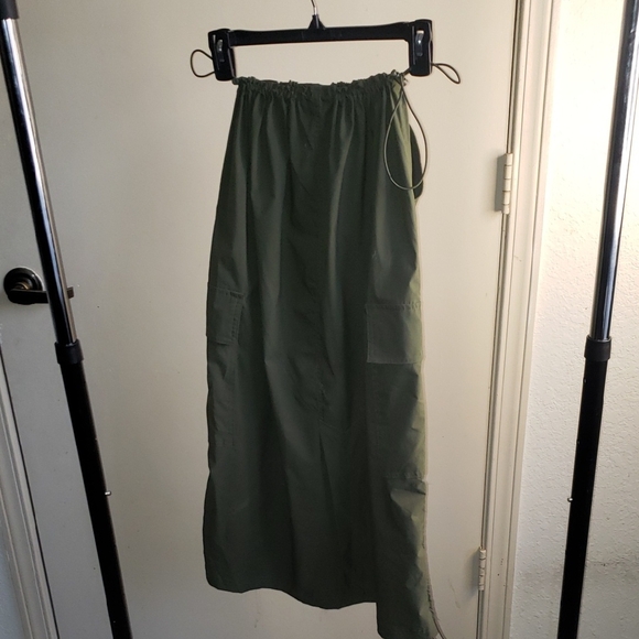 Almost Famous Green Maxi Skirt with Drawstring - Picture 3 of 6